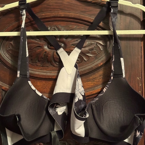 Victoria's Secret Incredible Knockout Ultra Max Butterfly Bra - Picture 8 of 12